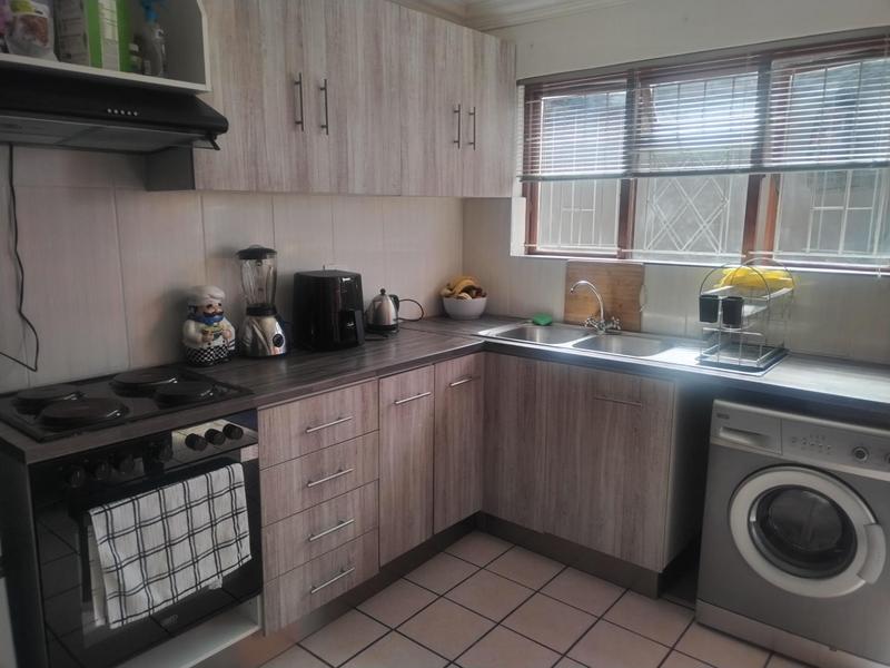 To Let 1 Bedroom Property for Rent in Heathfield Western Cape